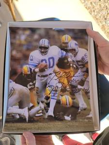 lot 170 image: Signed Barry Sanders Detroit lions  Player Action Photo