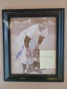 lot 171 image: Phil Rizzuto Signed New York Yankees Baseball Photograph
