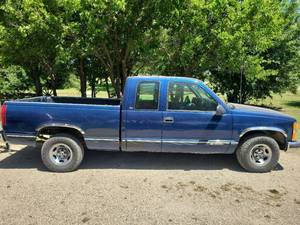 lot 259 image: 1998 Chevrolet Silverado 1500 Extended Cab Pickup Truck 262,000