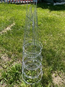 lot 34 image: Bundle of 10 Tomato Cages 42 Each