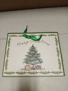 lot 33620 image: Christmas Gift Bag