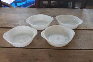 lot 4855 image: Vtg. Fire King Milk Glass Berry Bowls