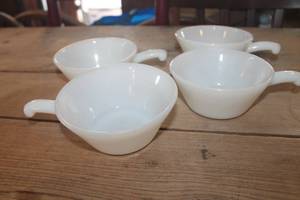 lot 4856 image: Vtg. Fire King Milk Glass Soup Bowls