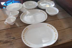 lot 4866 image: 16 Pcs. Corelle Golden Butterfly Dishes