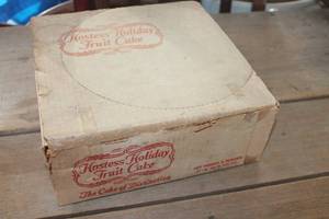 lot 4868 image: IOB Vintage Hostess Fruit Cake Tin