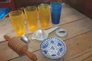 lot 4870 image: Vtg. Glasses, Made in Japan Plate & More