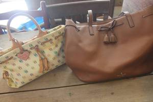 lot 4898 image: Kate Spade & Dooney & Bourke Purses