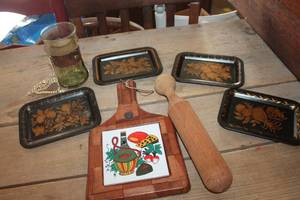 lot 4905 image: Vtg. Metal Tip Trays, Trivet and More