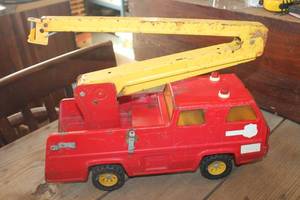 lot 4916 image: Vtg. Tonka Fire Truck