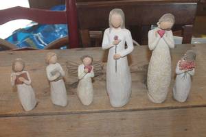 lot 4940 image: 6-Willow Tree Figures