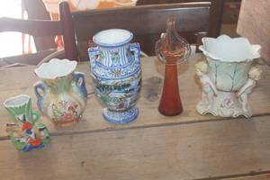 lot 4947 image: Vintage Made in Japan Vases and More