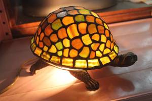 lot 4951 image: Vtg. Working Turtle Light