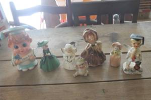 lot 4953 image: Vintage Figurines