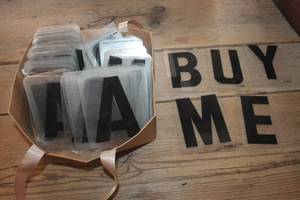 lot 4960 image: 5 Vtg. Marquee Letters & Numbers