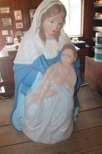 lot 4970 image: Vtg. Mary & Baby Jesus Blow Mold needs light kit
