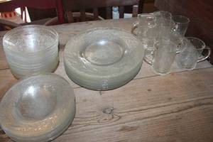 lot 4983 image: Vintage Glass Christmas Tree Dish Set