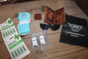 lot 4989 image: Vintage Manicure Set & More