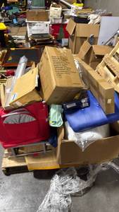 lot 9999 image: Misc pallet of mostly incomplete damaged items
