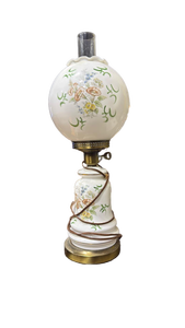 lot 4829 image: Floral Hand-Painted Gone With The Wind Style Table Lamp