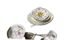 lot 4834 image: Mixed Lot of Decorative Plates and Kitchen Items antique