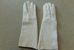 lot 5009 image: heat-resistant terrycloth safety gloves set of 12 - Retail $0