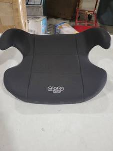 lot 1554 image: Cosco Kids Topside Booster Car Seat
