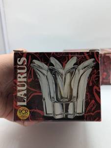 lot 1104 image: RCR Laurus crystal. In box.