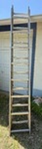 lot 72 image: 7 Ft Aluminum Extension Ladder - Bent Rung