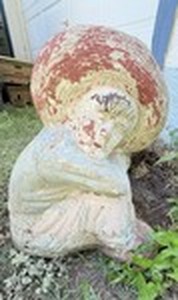 lot 73 image: Vintage Concrete Garden Statue w Chippy Paint