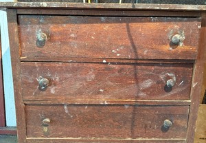 lot 120 image: Antique 3-Drawer Wooden Dresser  Chest of Drawers  Restoration Project