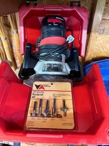 lot 11 image: Craftsman 1.5 HP Router w Case & Router Bit Set