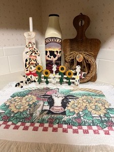 lot 24 image: CountryFarmhouse Cow Themed Decor Assortment