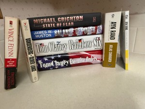 lot 33 image: Tom Clancy, Crichton & Political Thriller Book Lot