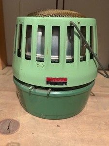 lot 59 image: Vintage Coleman Catalytic Heater  3000-5000 BTU