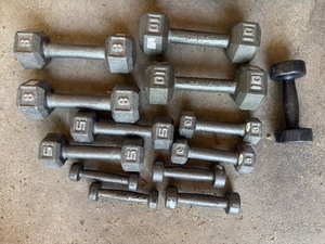 lot 80 image: Cast Iron Hex Dumbbell Weight Lot  2 lb to 10 lb Pairs
