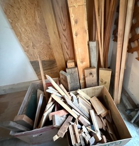 lot 84 image: Assorted Scrap WoodLumber  Craft, DIY & Projects