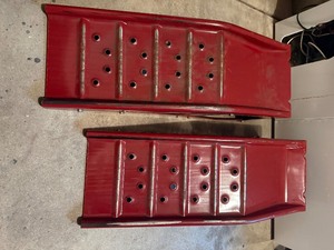 lot 86 image: Pair of  Red Metal Automotive Ramps