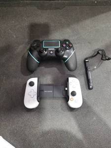 lot 1270 image: Gaming Controller Bundle with Backbone Mobile Controller