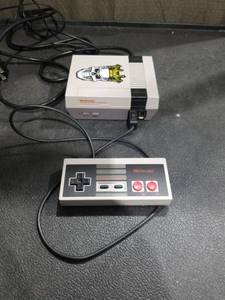 lot 1278 image: Nintendo Entertainment System NES Console with Controller and Cables