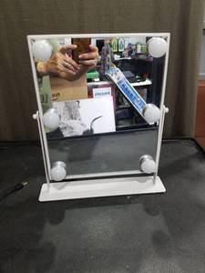 lot 3561 image: Zadro 6-Bulb Hollywood Vanity Mirror