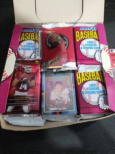 lot 3564 image: 1991 Fleer Baseball Card Collection with Packs and Individual Cards
