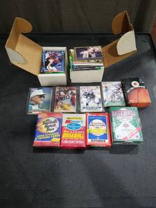 lot 3568 image: Mixed Sports Trading Cards Collection Lot