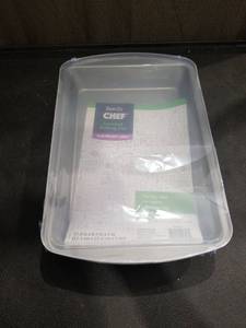 lot 3574 image: Family Chef Covered Rectangular Baking Pan with Lid