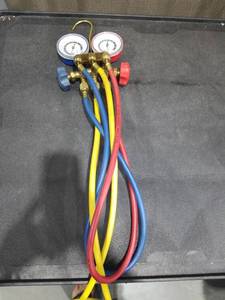lot 3622 image: HVAC AC Refrigerant Manifold Gauge Set with Hoses