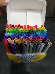 lot 3630 image: Crayola Super Tips Washable Markers