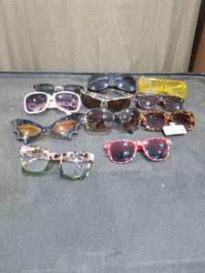 lot 3634 image: Mixed Lot of Fashion Sunglasses Collection