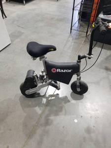 lot 3647 image: Razor epunk Scooter No Charger Untested