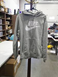 lot 3654 image: Nike Mens Pullover Hoodie Size Medium