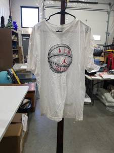lot 3659 image: Air Jordan Basketball Graphic T-Shirt Size XL