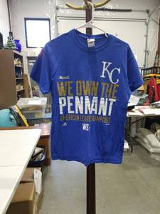 lot 3660 image: Kansas City Royals American League Champions T-Shirt Size Medium